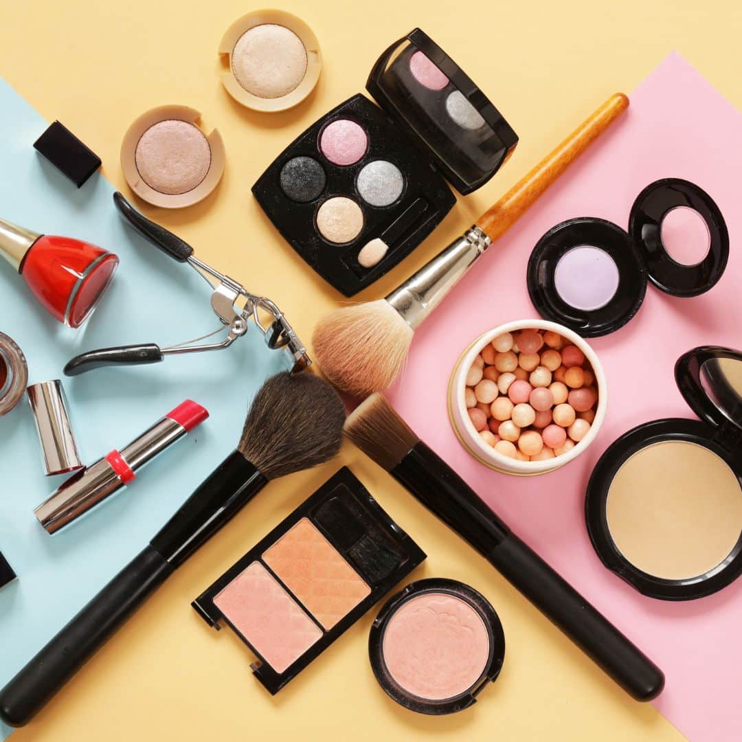 A picture of cosmetics. Cosmetics must be kept in a cold storage warehouse.